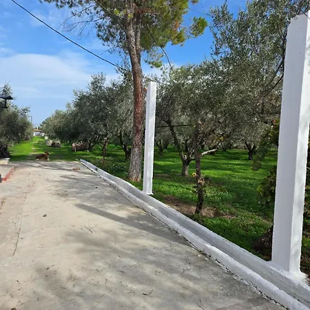Olive Garden Cottage, Krines Holiday home Velo-Vocha