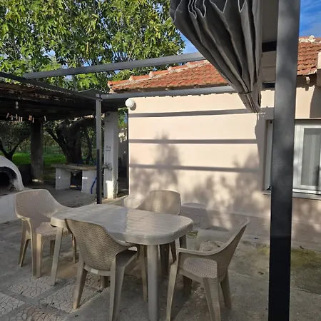 Olive Garden Cottage, Krines Holiday home